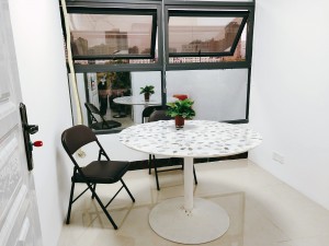 有陽光、棕櫚，但這里不是海灘